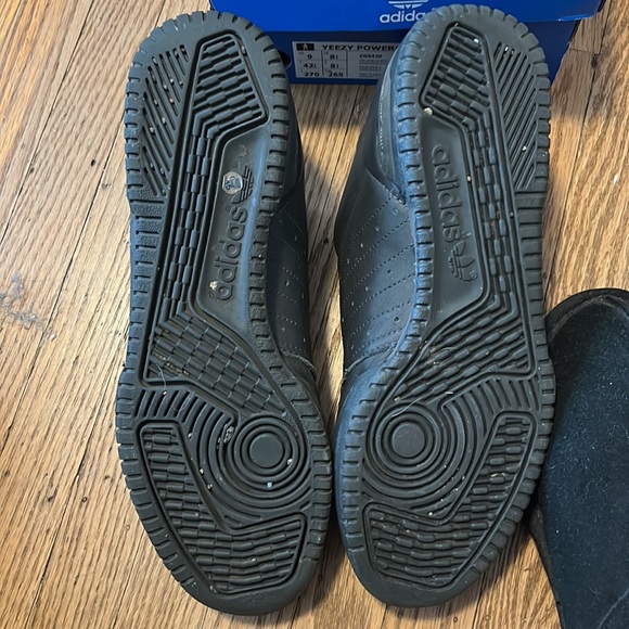 Yeezy power phase size mens US 9. GUC. With box. - Picture 5 of 6